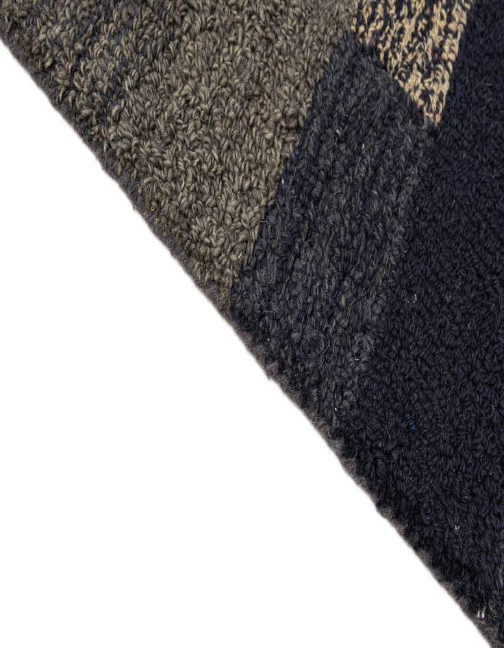 Detail image of  8' 1 x 10' 2 Luna Rug