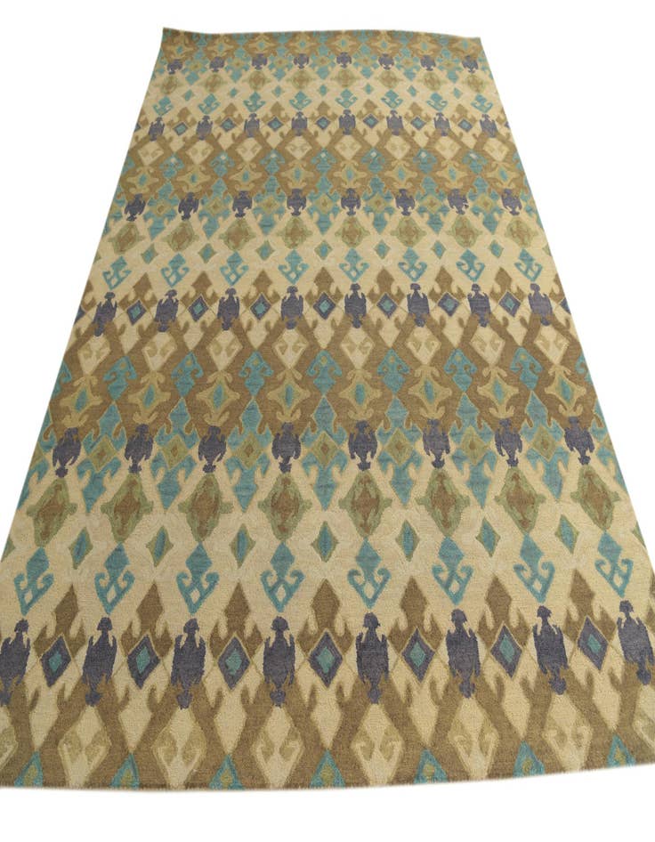 Detail image of  8' x 9' 10 Luna Rug