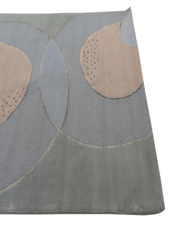 Detail image of  5' 7 x 7' 10 Luna Rug