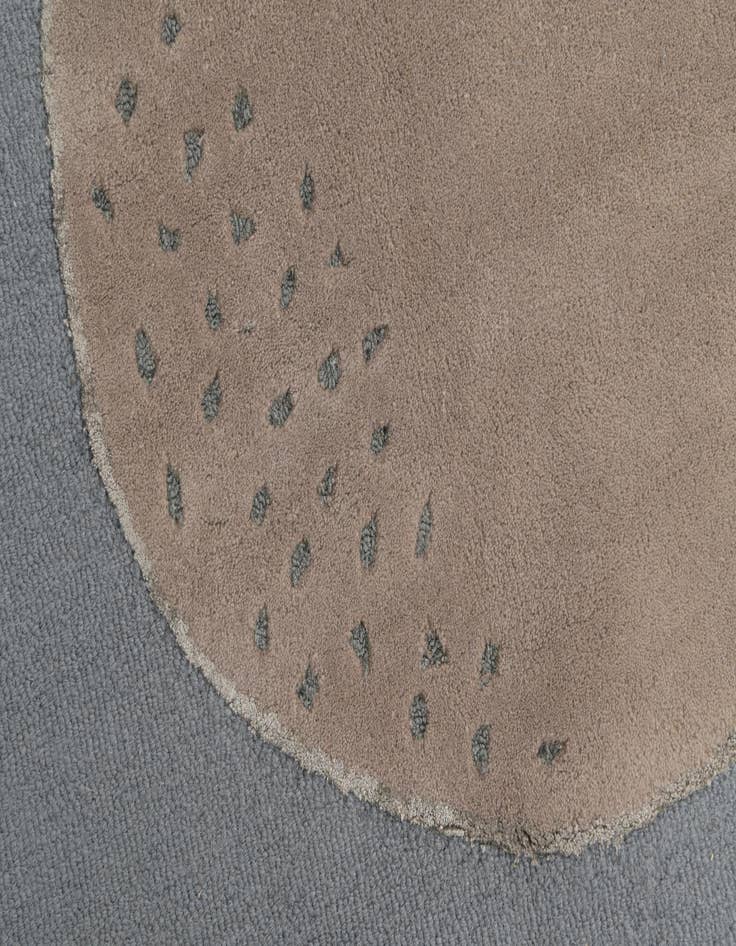 Detail image of  5' 7 x 7' 10 Luna Rug