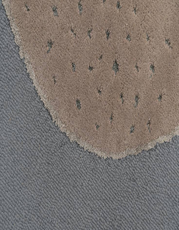 Detail image of  5' 7 x 7' 10 Luna Rug