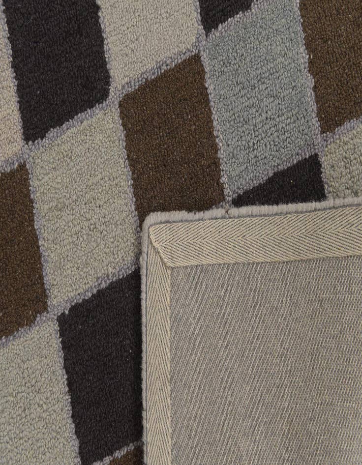 Detail image of  5' 2 x 8' Luna Rug