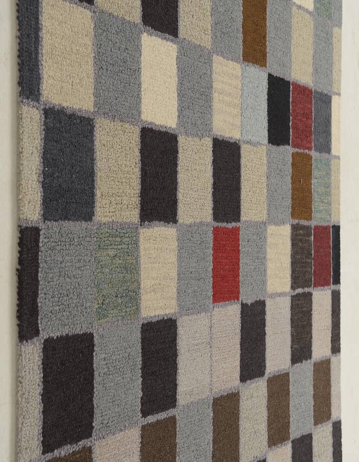 Detail image of  5' 2 x 8' Luna Rug