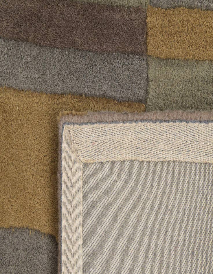 Detail image of  5' 1 x 8' Luna Rug