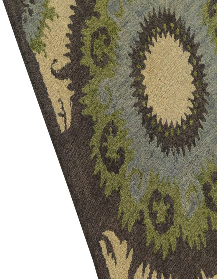 Detail image of  5' 1 x 8' Luna Wool Rug