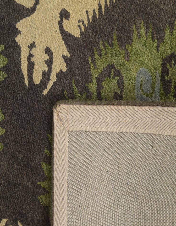 Detail image of  5' 1 x 8' Luna Wool Rug