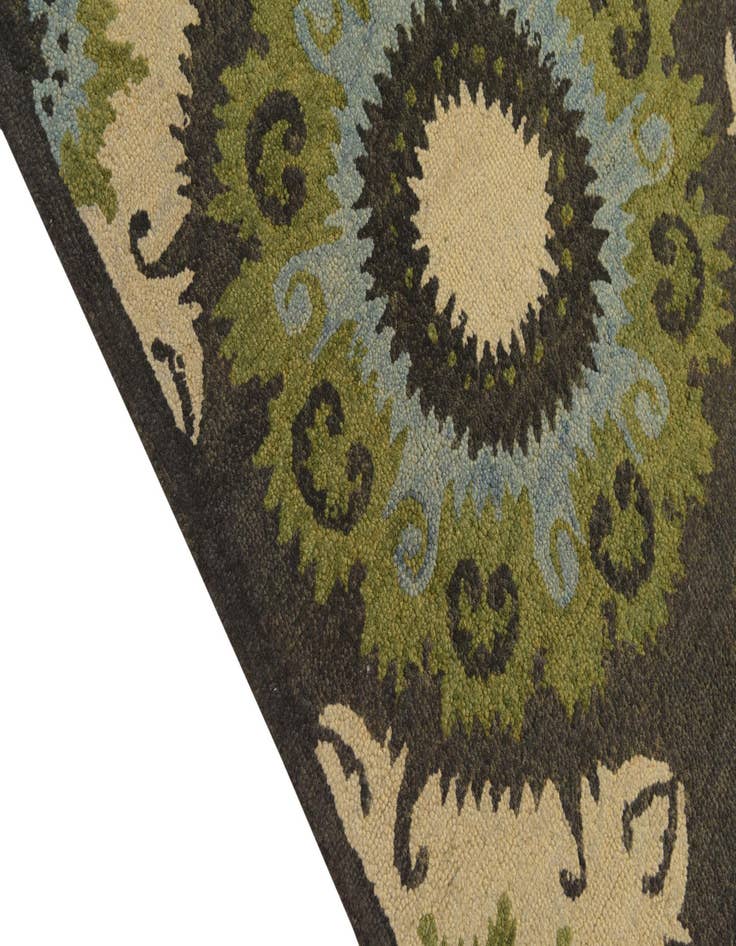 Detail image of  5' x 8' Luna Wool Rug