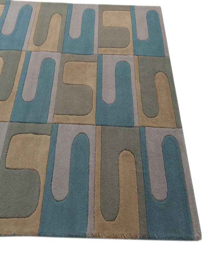 Detail image of  5' 1 x 8' Luna Wool Rug