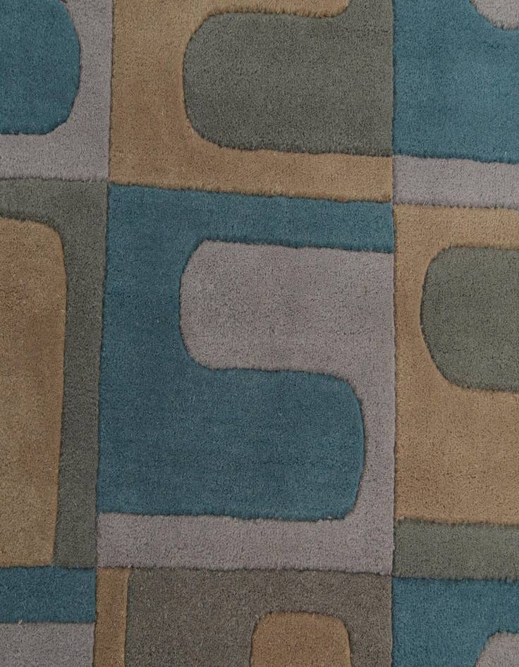 Detail image of  5' 1 x 8' Luna Wool Rug