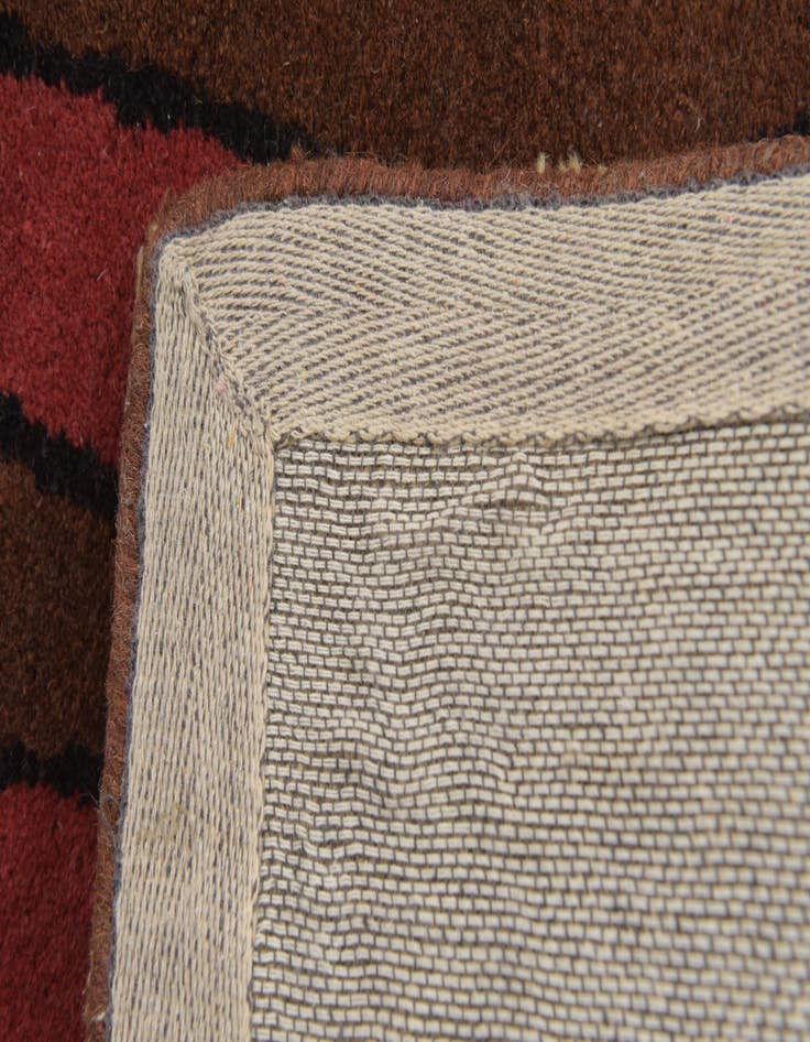 Detail image of  5' 1 x 8' Luna Wool Rug