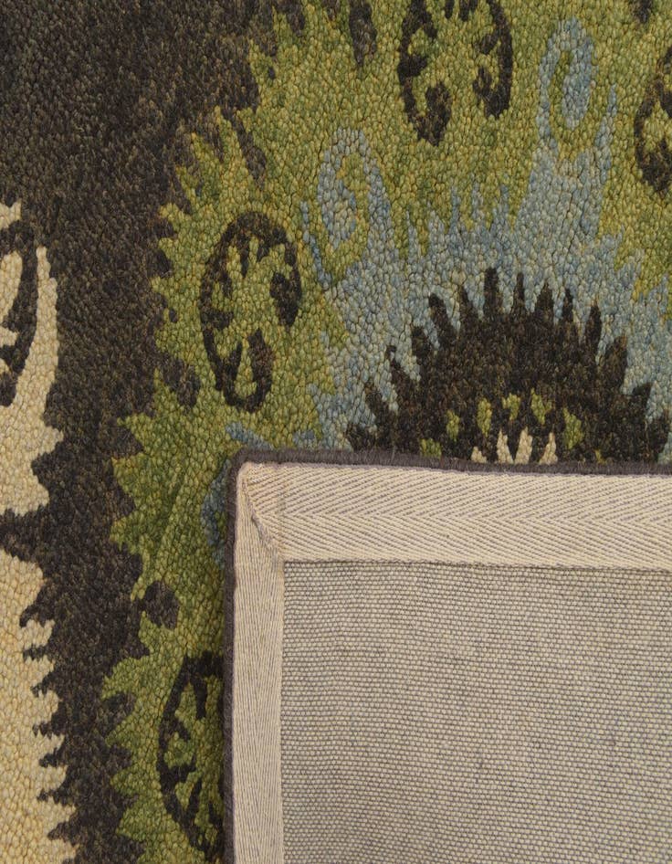 Detail image of  5' x 8' Luna Wool Rug