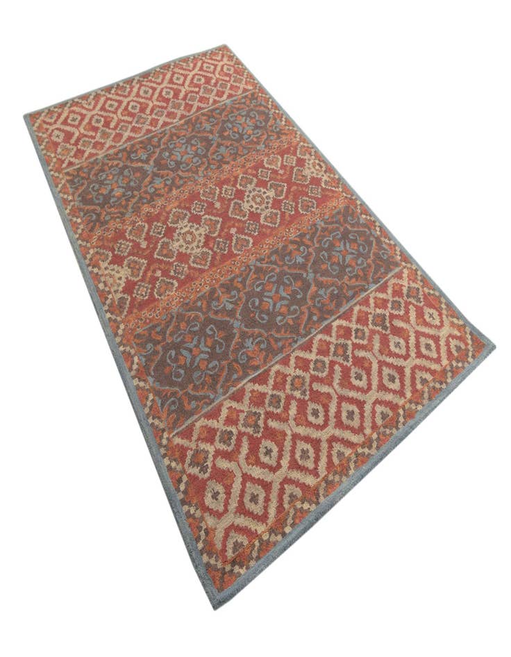 Detail image of  5' x 8' Luna Wool Rug