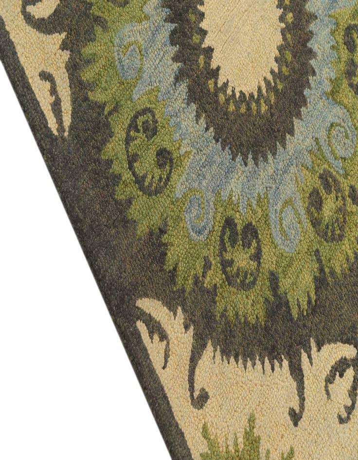 Detail image of  5' x 8' Luna Wool Rug