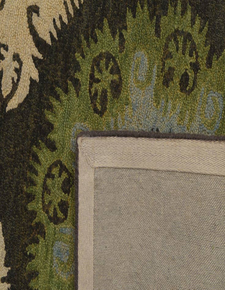 Detail image of  5' x 8' Luna Wool Rug