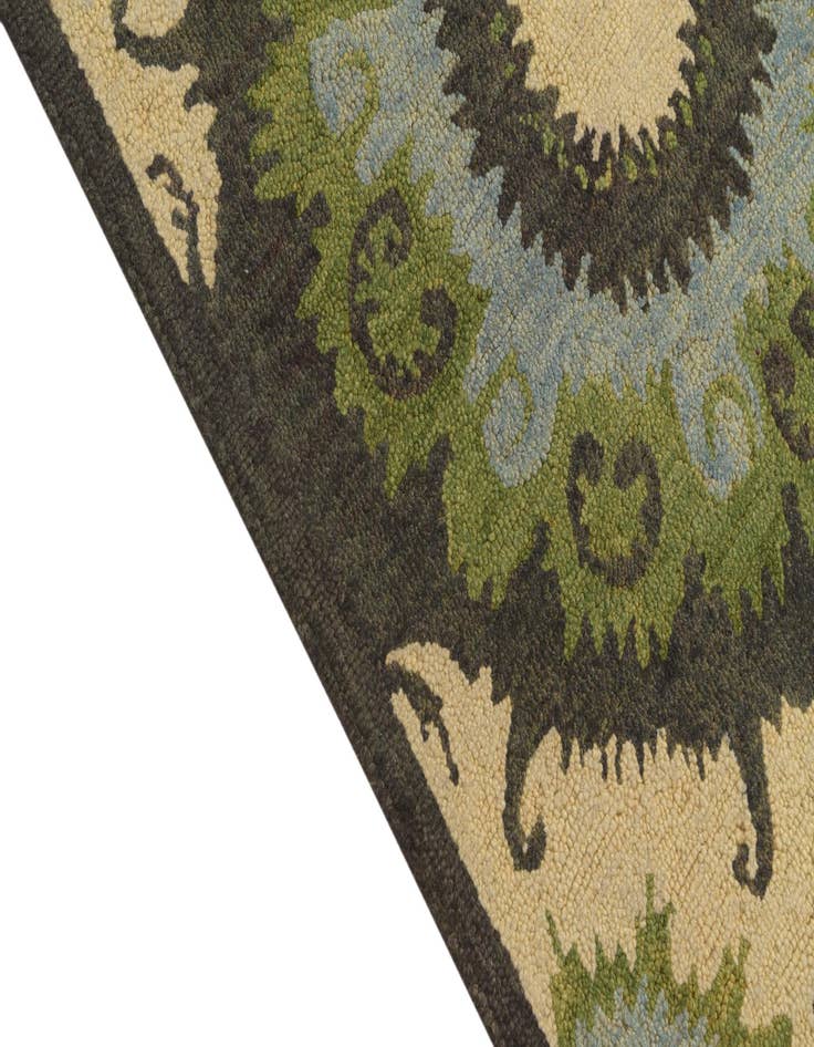 Detail image of  5' 1 x 8' Luna Wool Rug