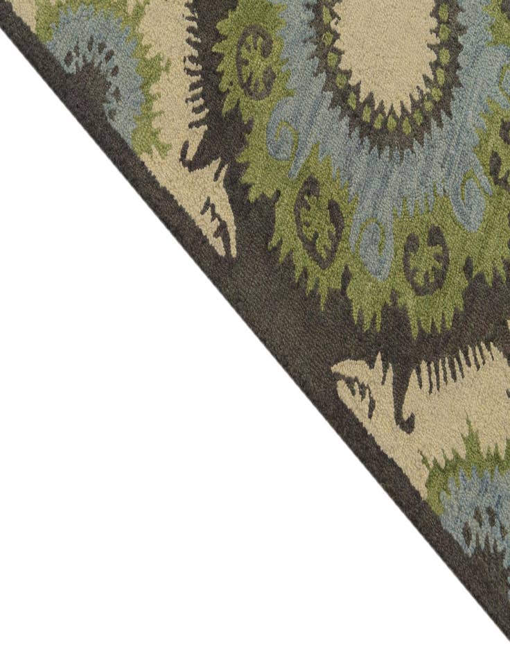 Detail image of  5' 1 x 8' Luna Wool Rug