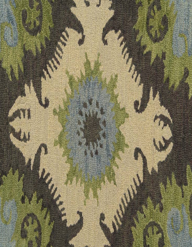 Detail image of  5' 1 x 8' Luna Wool Rug