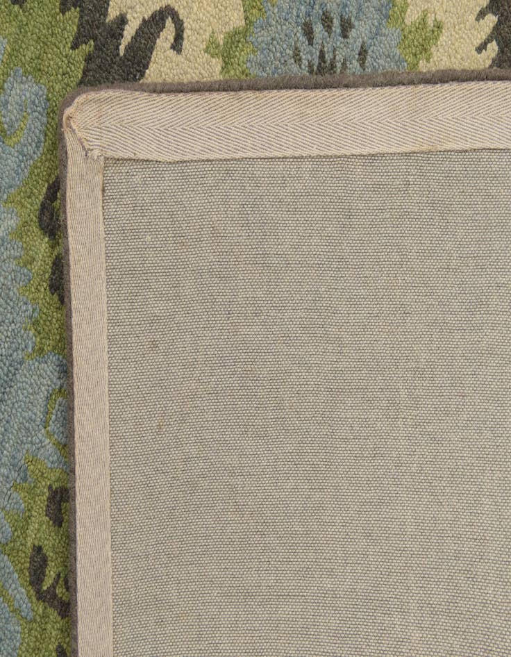 Detail image of  5' 1 x 8' Luna Wool Rug