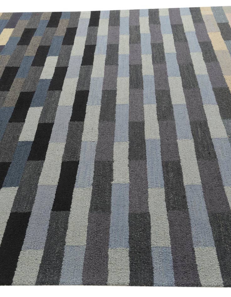 Detail image of  8' x 10' 1 Luna Wool Rug