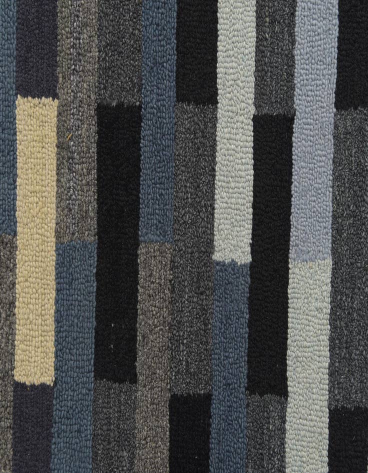Detail image of  8' x 10' 1 Luna Wool Rug