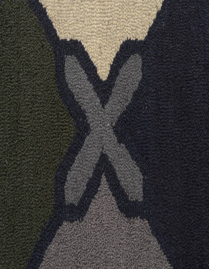 Detail image of  8' x 10' 1 Luna Wool Rug
