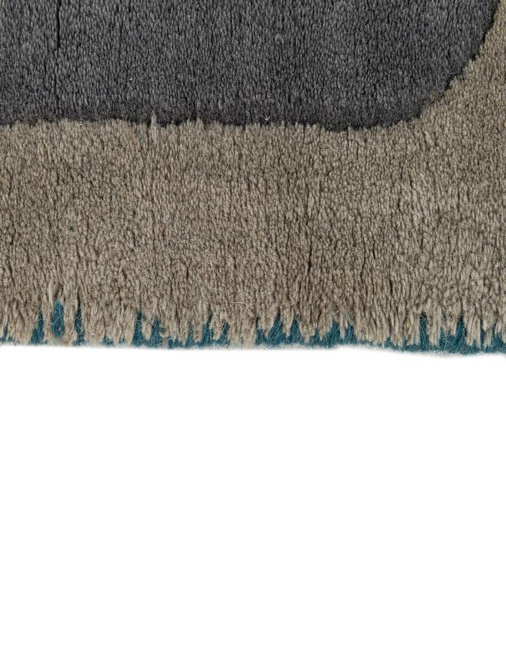 Detail image of  5' 1 x 8' Luna Wool Rug