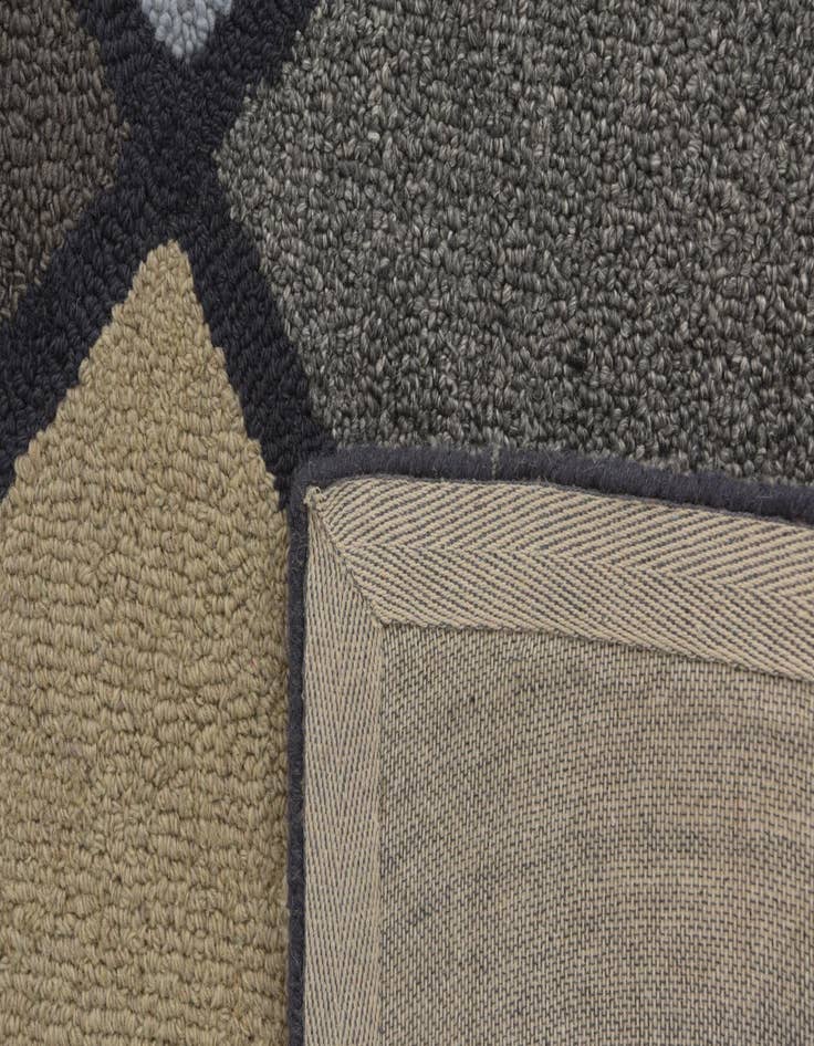 Detail image of  8' x 10' 2 Luna Wool Rug