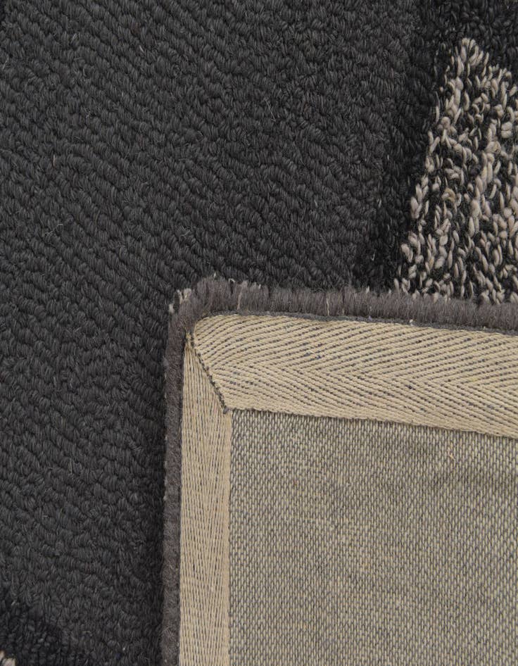 Detail image of  8' x 10' 1 Luna Wool Rug