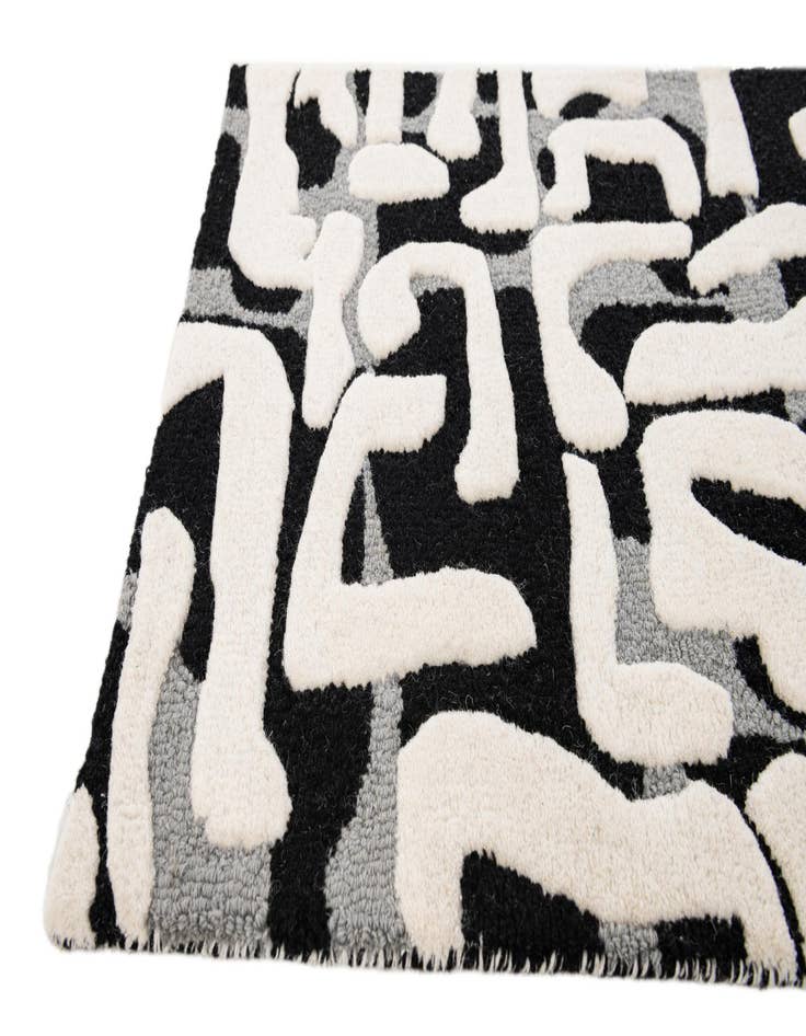 Detail image of  2' x 3' Luna Wool Rug