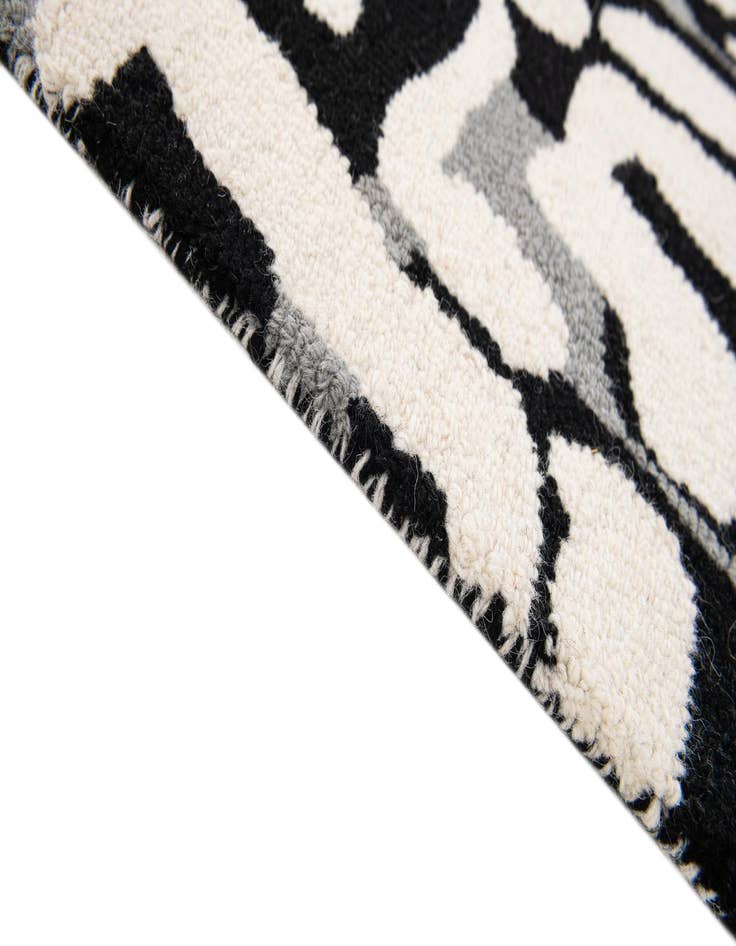 Detail image of  2' x 3' Luna Wool Rug