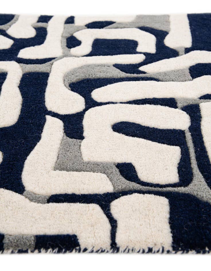 Detail image of  2' x 3' Luna Wool Rug