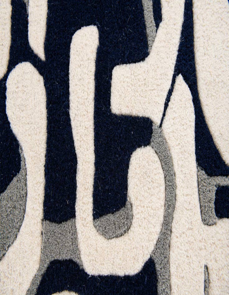 Detail image of  2' x 3' Luna Wool Rug