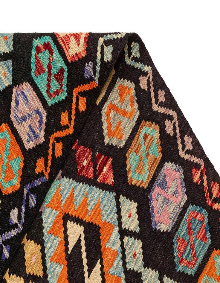 Detail image of  7' 2 x 9' 4  Hand Knotted Marok Kilim Rug