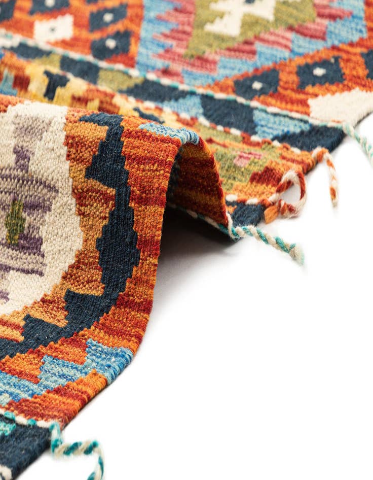 Detail image of  4' 10 x 6' 6  Hand Knotted Marok Kilim Rug