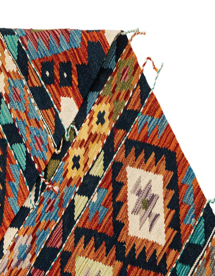 Detail image of  4' 10 x 6' 6  Hand Knotted Marok Kilim Rug