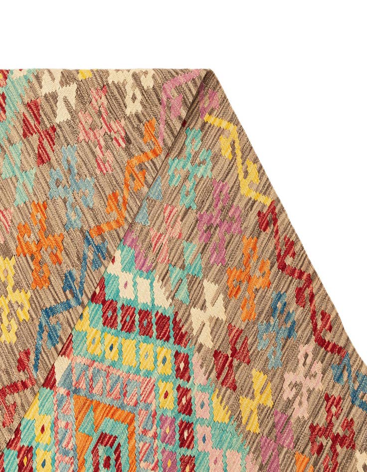 Detail image of  7' 1 x 9' 5  Hand Knotted Marok Kilim Rug