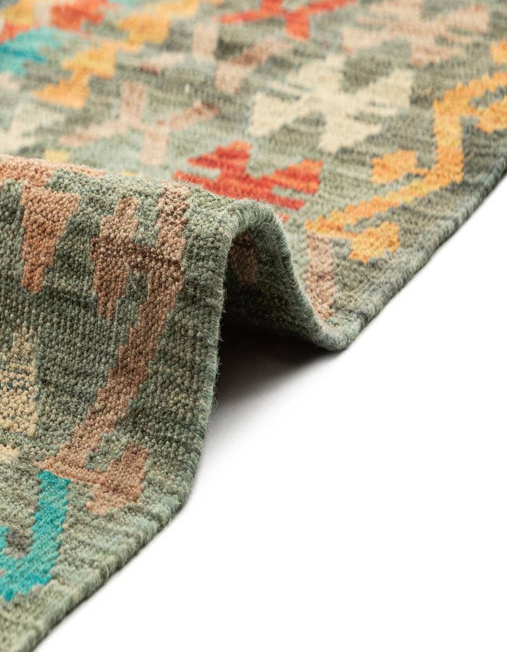 Detail image of  6' 11 x 9' 7  Hand Knotted Marok Kilim Rug