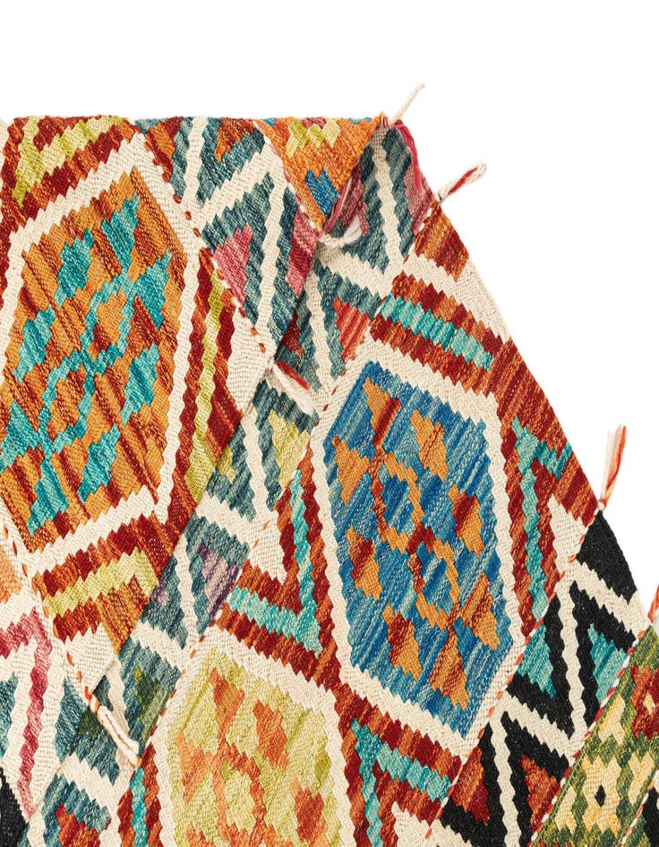 Detail image of  5' 2 x 6' 5  Hand Knotted Marok Kilim Rug