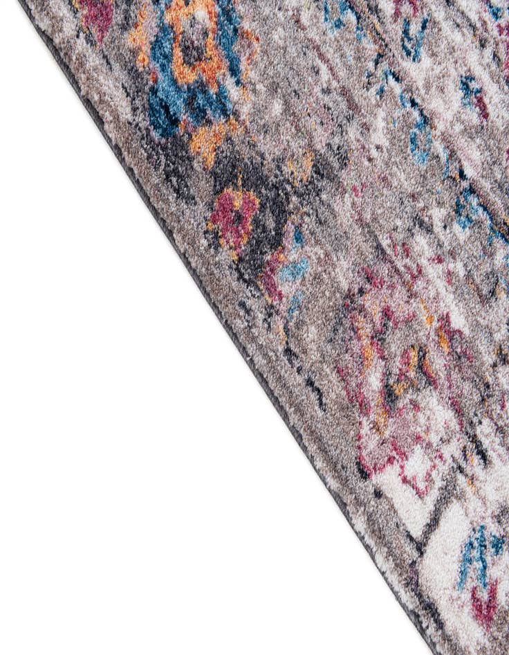 Detail image of  5' 4 x 7' 8 Mesa Rug