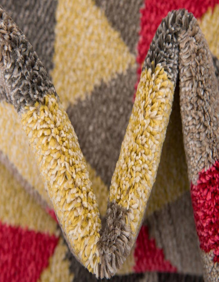 Detail image of  7' x 10'  Washable Mesa Rug