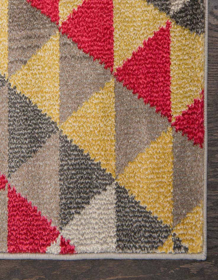 Detail image of  7' x 10'  Washable Mesa Rug