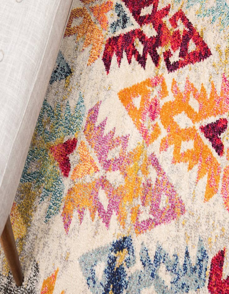 Detail image of  5' x 8'  Washable Mesa Rug