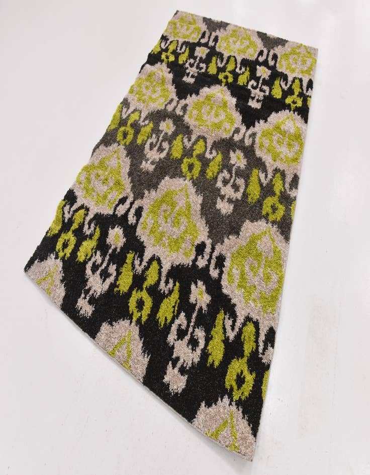 Detail image of  5' x 7' 6 Midas Frieze Rug