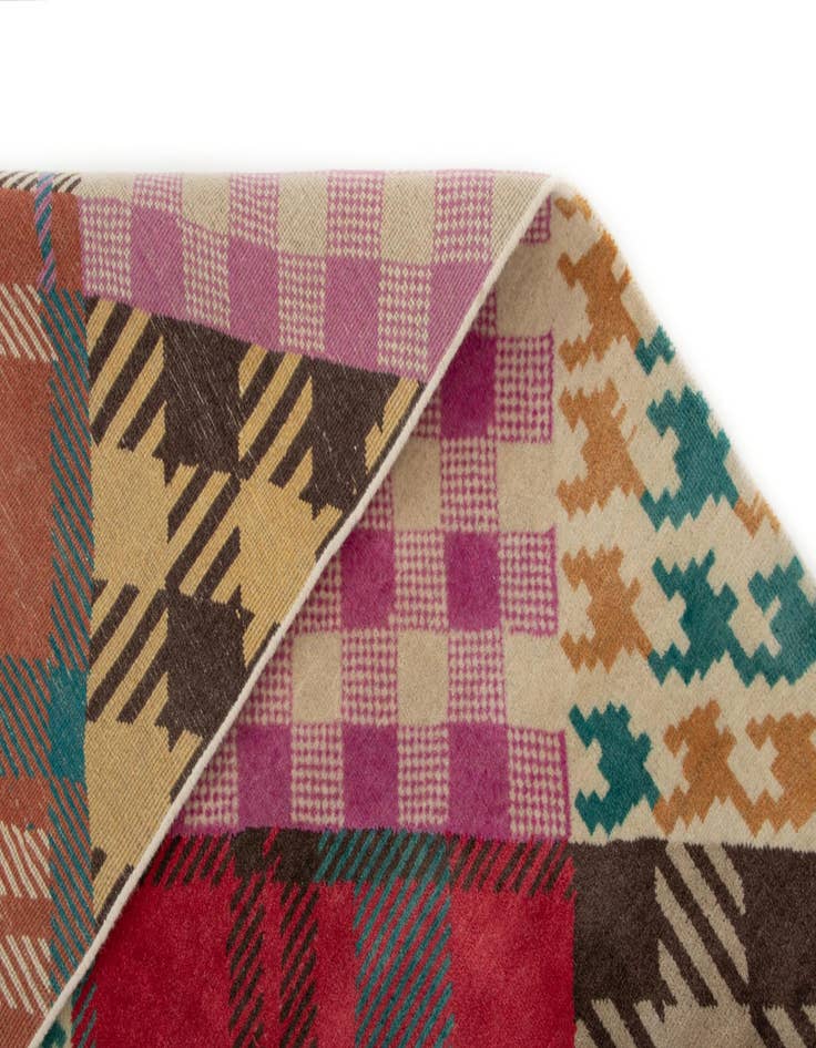 Detail image of  7' 6 x 9' 7 Modern Manshu Wool Rug