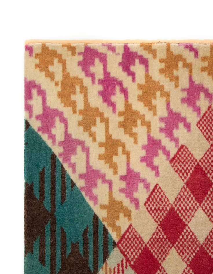 Detail image of  7' 6 x 9' 7 Modern Manshu Wool Rug