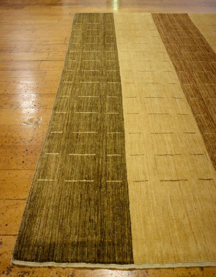 Detail image of  4' 11 x 6' 5  Hand Knotted Modern Ziegler Oriental Rug