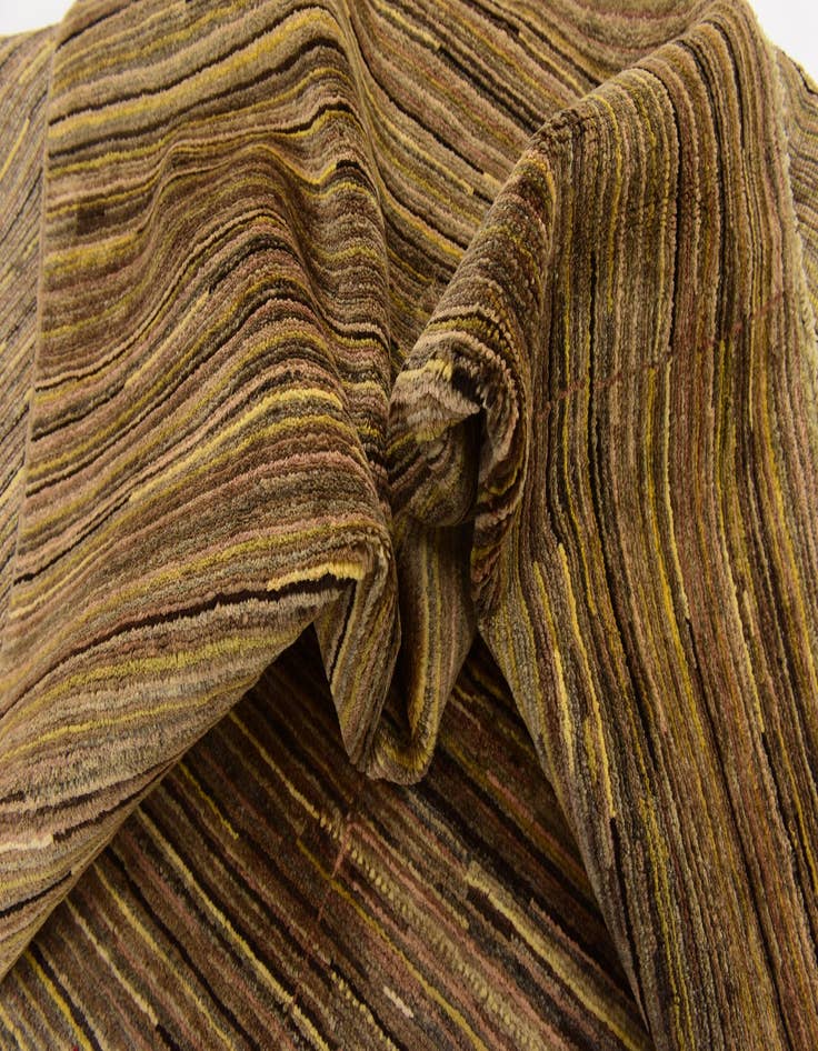 Detail image of  5' 9 x 8' 5  Hand Knotted Modern Ziegler Rug