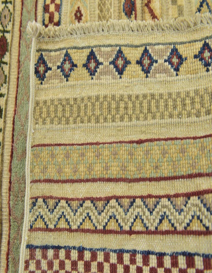 Detail image of  2' 8 x 4'  Hand Knotted Modern Ziegler Oriental Rug