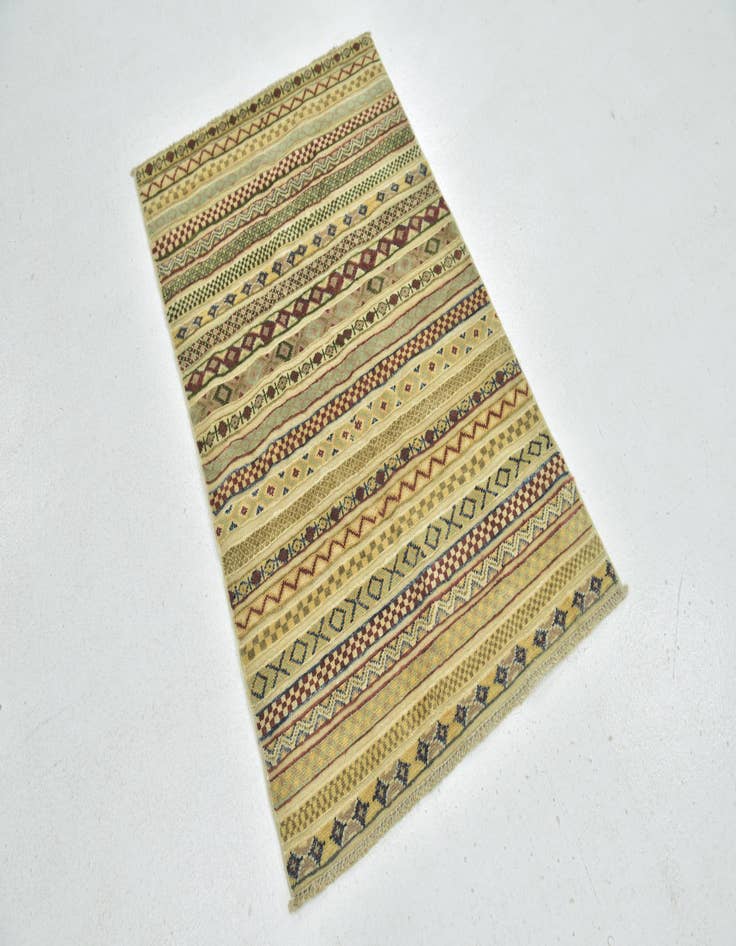 Detail image of  2' 8 x 4'  Hand Knotted Modern Ziegler Oriental Rug