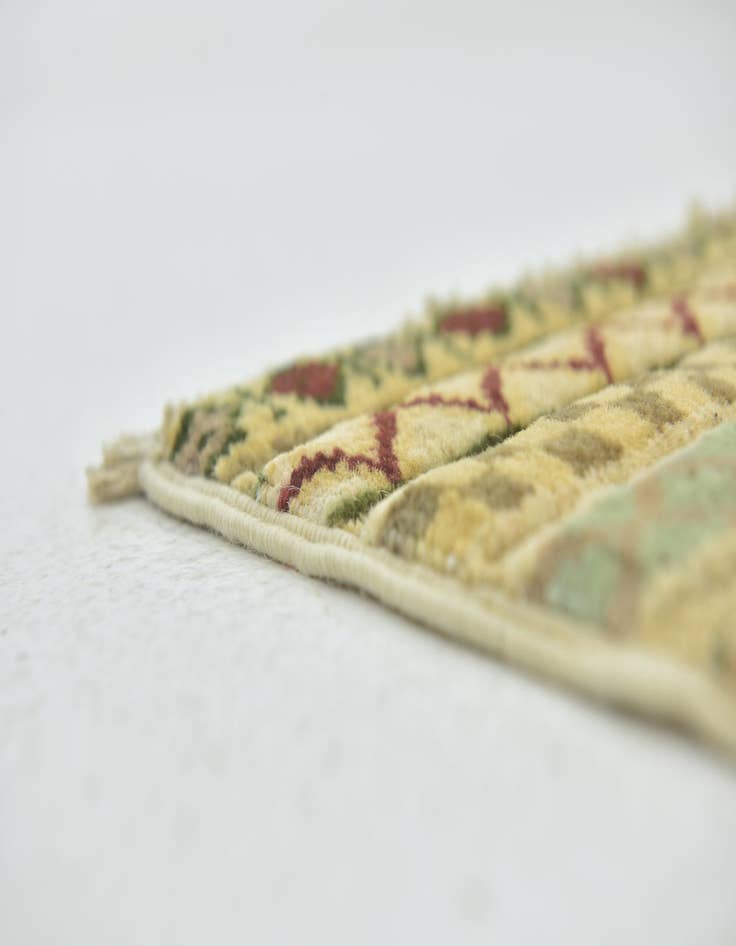 Detail image of  2' 8 x 4'  Hand Knotted Modern Ziegler Oriental Rug